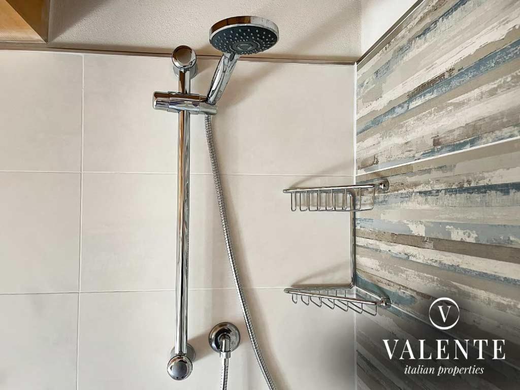 Valente - *